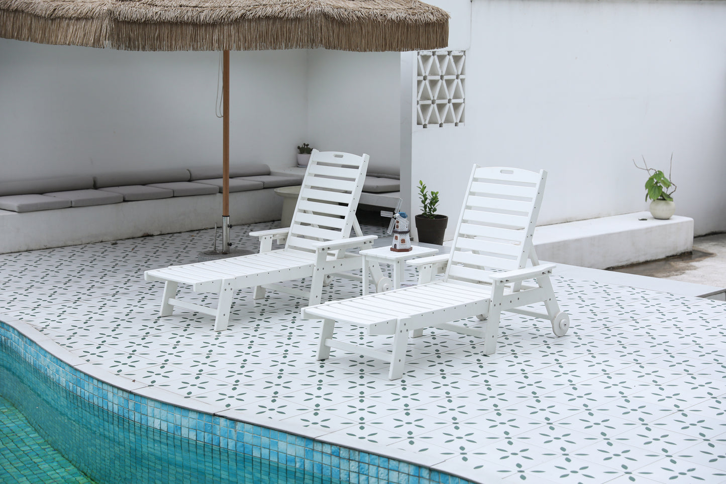 3-Piece Oversized Chaise Lounge Chair Set with Wood Texture, All Weather Patio Lounge Chair