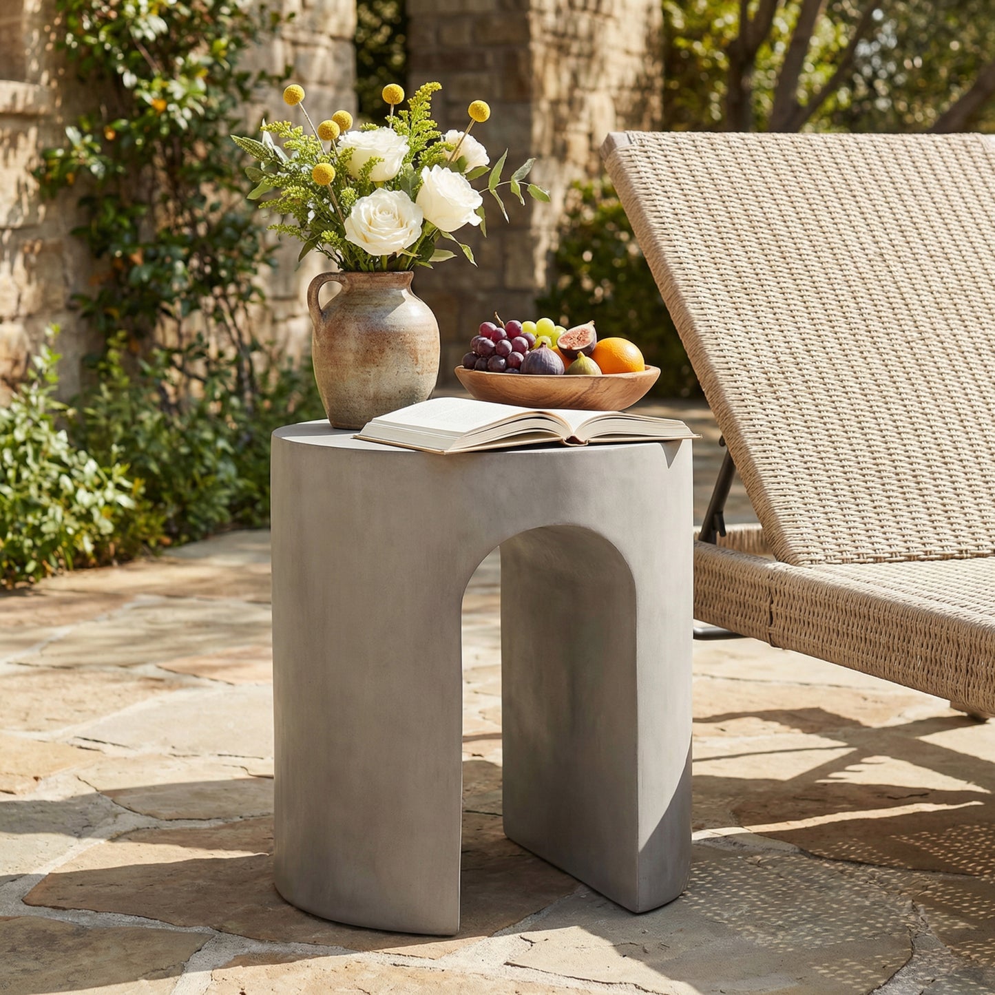 Outdoor MGO Round U-Shaped Side Table – Modern Light Grey Concrete Accent Table for Indoor & Outdoor Use
